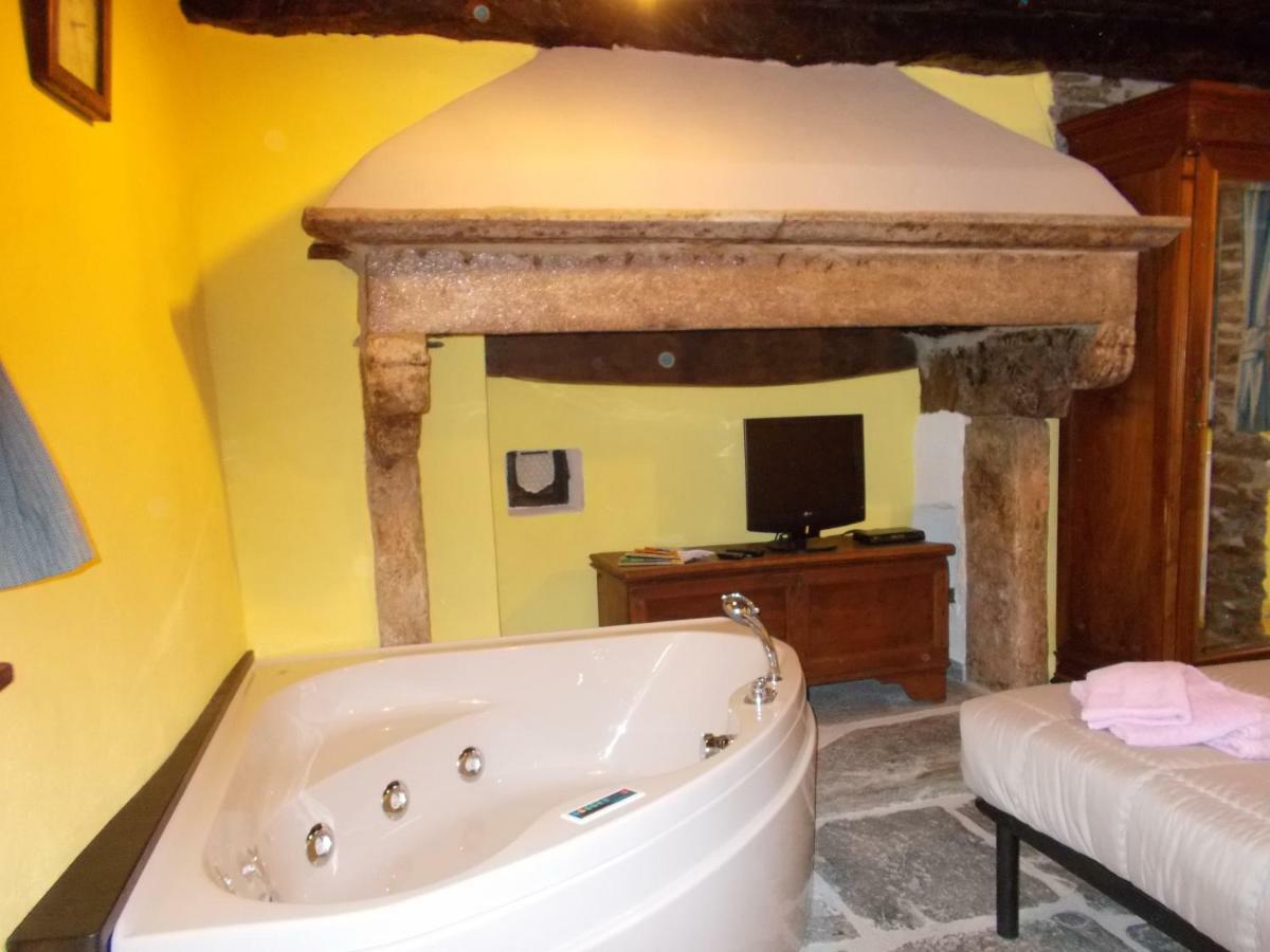 فيلا Il Borgo Di Monica دومودوسولا المظهر الخارجي الصورة