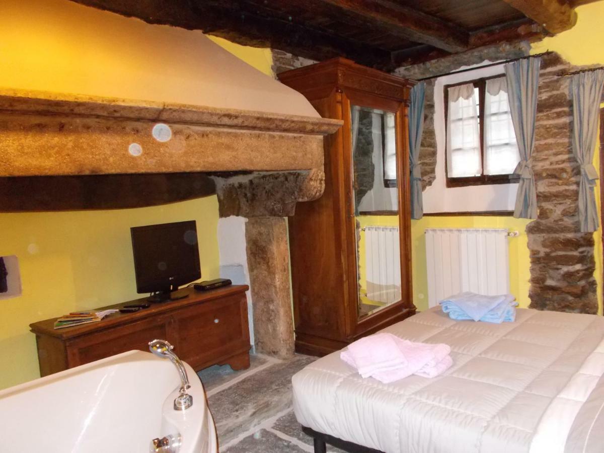 فيلا Il Borgo Di Monica دومودوسولا المظهر الخارجي الصورة